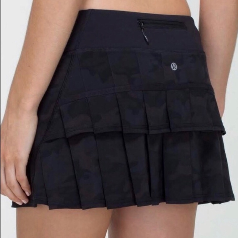 Lululemon pace setter skirt! CAMO - Mint Condition